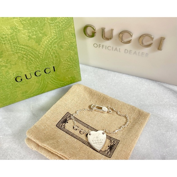 |SOLD| Gucci Sterling Silver Logo Heart Bracelet - Picture 3 of 10